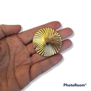 Jeri-Lou Vintage Gold Plated Scarf Clip Swirl Pattern